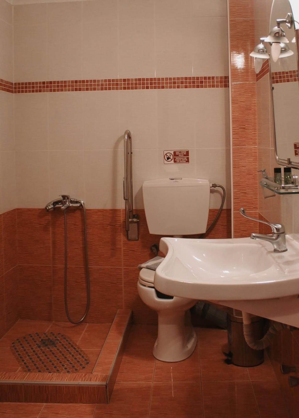 Enastron Hotel Loutraki  Ngoại thất bức ảnh